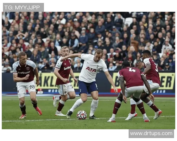 曼联主场迎战伯恩茅斯争夺英超关键三分之战即将打响