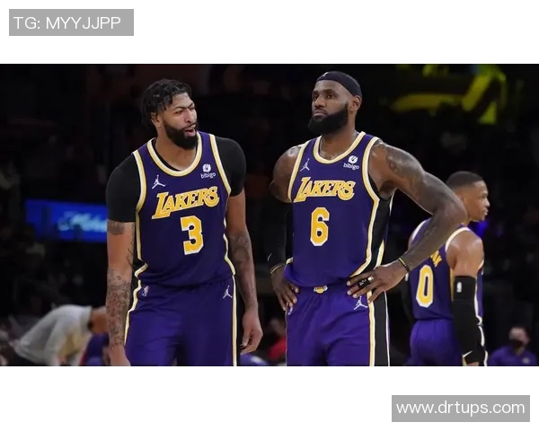 骑士与湖人精彩对决回放分析全场亮点与战术解析